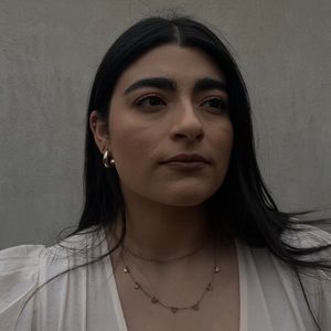 Meet your Posher, Larissa